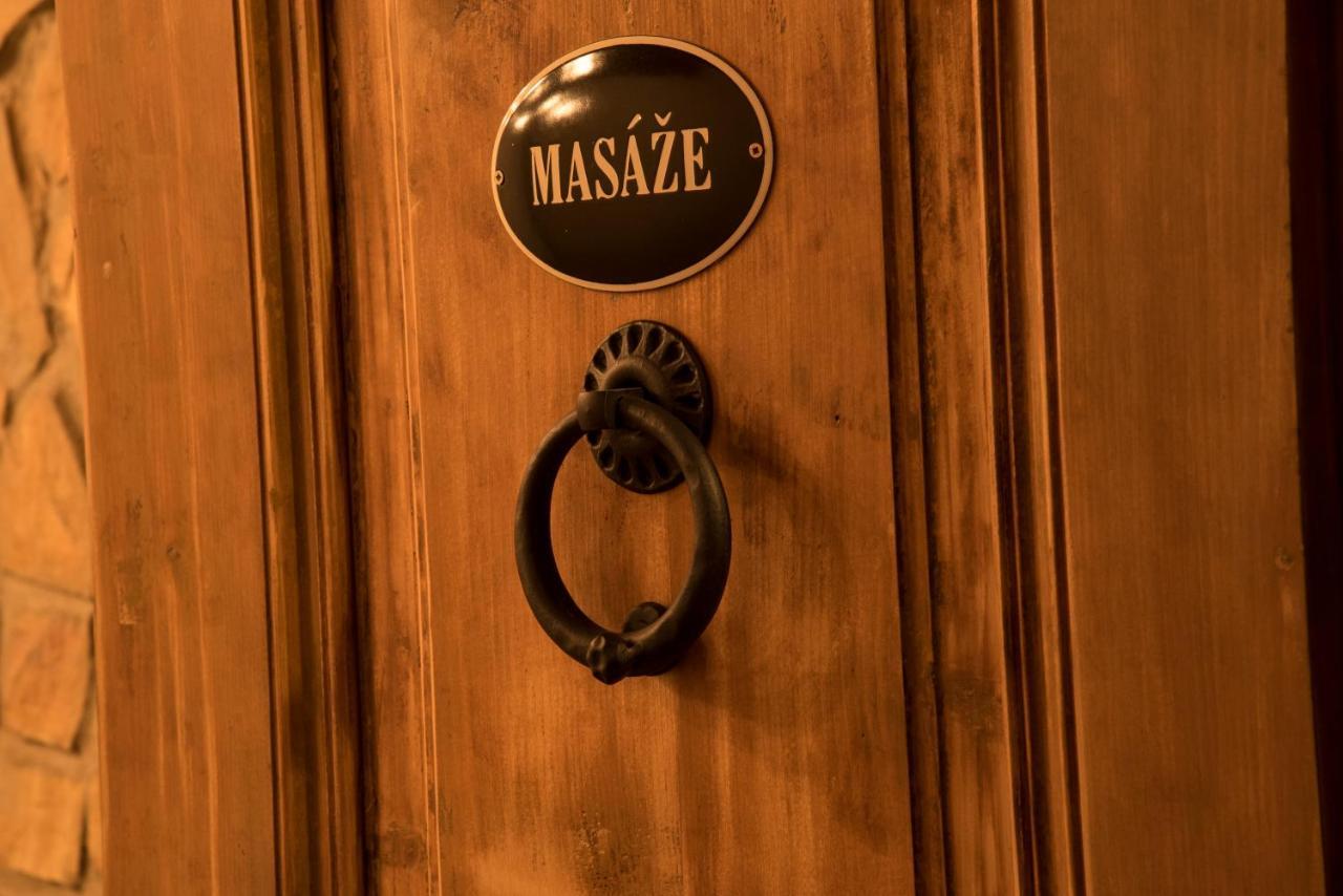 Hotel Na Baste Jablonec nad Nisou Exteriör bild